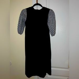 Knee Length dress made in Italy. This dress is casual but comfy